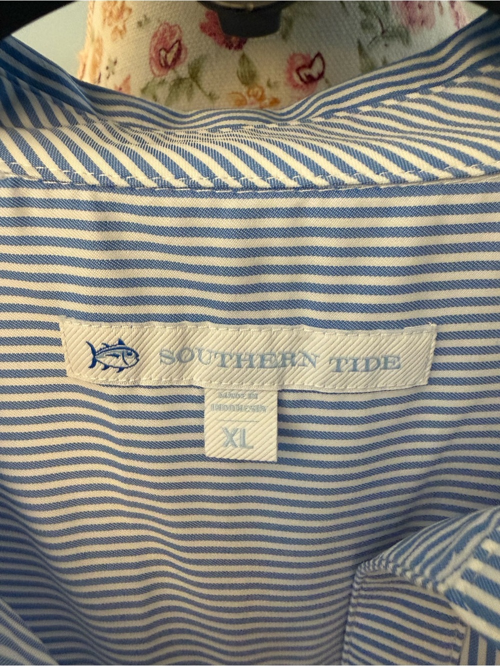 Southern Tide blue & white striped shirt dress split neckline and side pockets - Picture 4 of 6